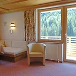Alkira Aparthotel