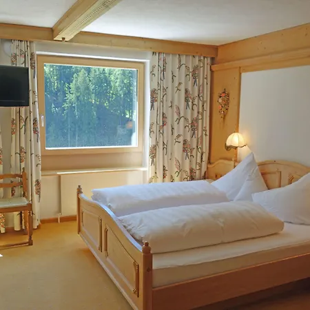 Apartahotel Alkira 3*