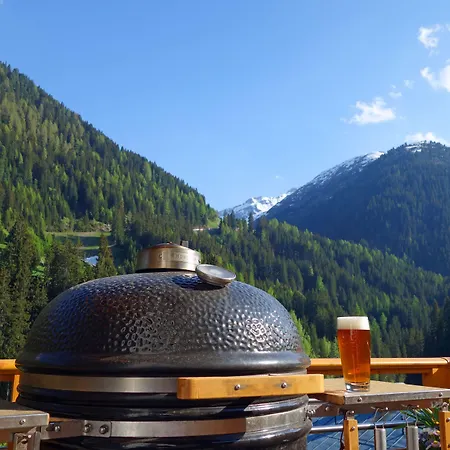 Alkira Apart Otel Sankt Anton am Arlberg
